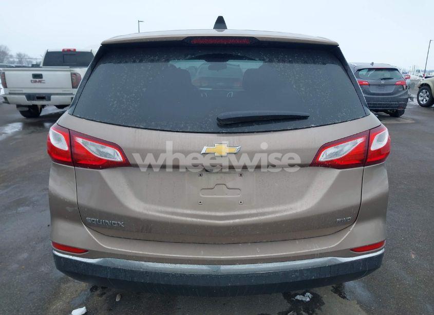 Photo 16 of 2018 Chevrolet Equinox LT (VIN 3GNAXSEV4JL255617)