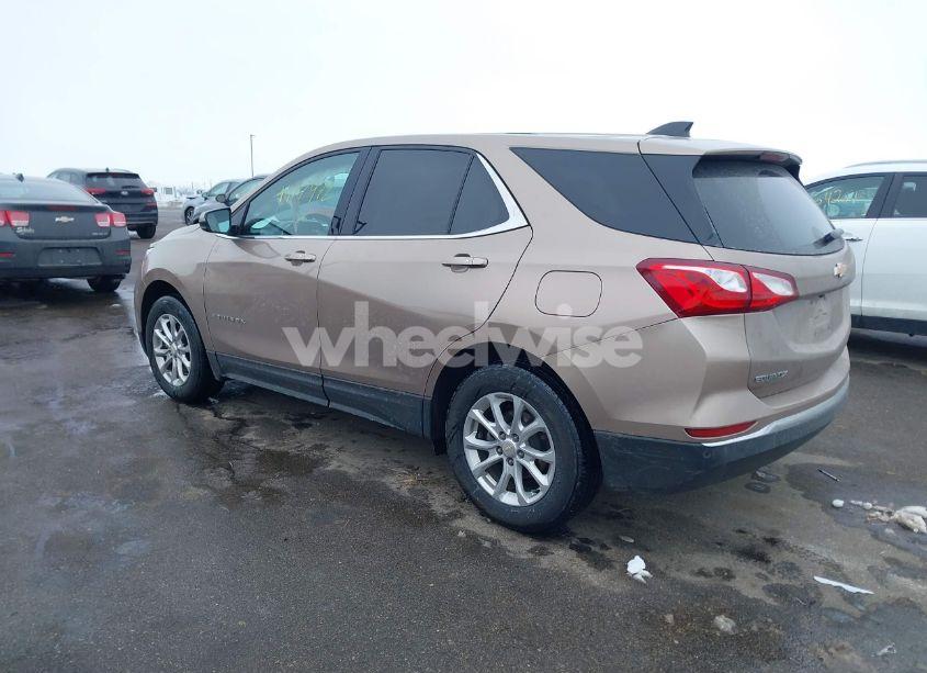 Photo 3 of 2018 Chevrolet Equinox LT (VIN 3GNAXSEV4JL255617)