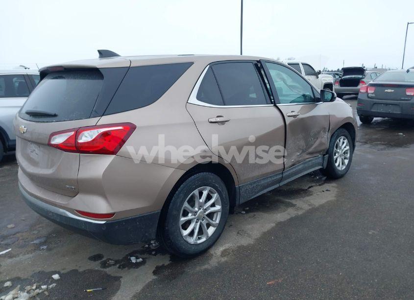 Photo 4 of 2018 Chevrolet Equinox LT (VIN 3GNAXSEV4JL255617)