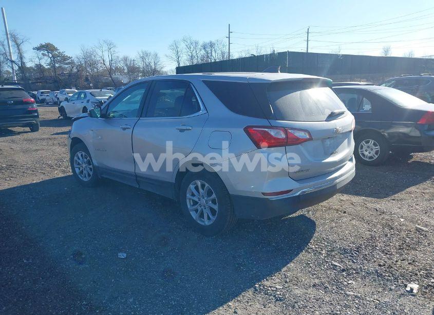 Photo 3 of 2018 Chevrolet Equinox LT (VIN 3GNAXSEV4JL361033)