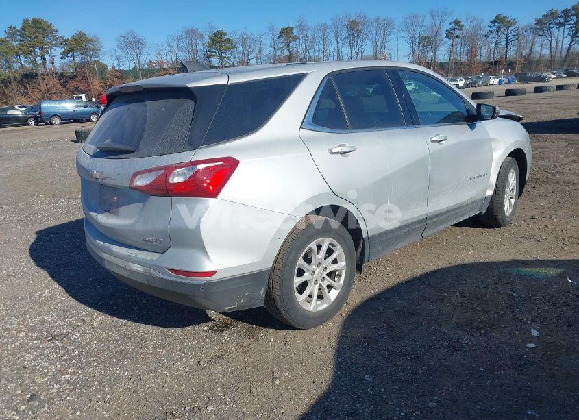 Photo 4 of 2018 Chevrolet Equinox LT (VIN 3GNAXSEV4JL361033)