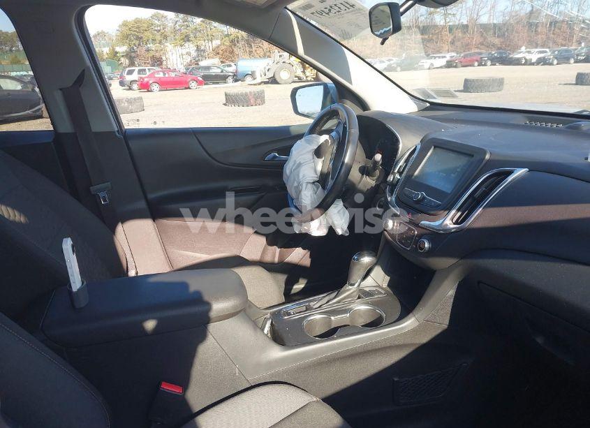 Photo 5 of 2018 Chevrolet Equinox LT (VIN 3GNAXSEV4JL361033)