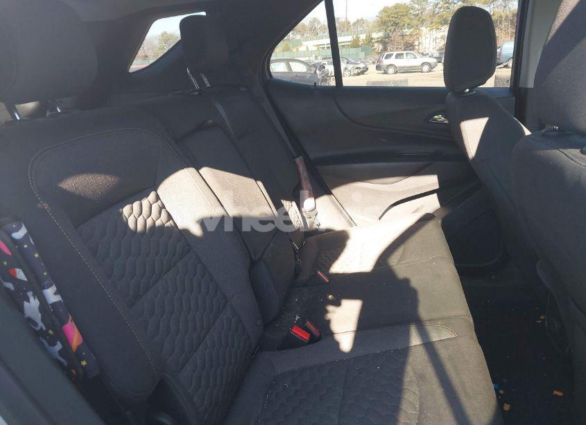 Photo 8 of 2018 Chevrolet Equinox LT (VIN 3GNAXSEV4JL361033)