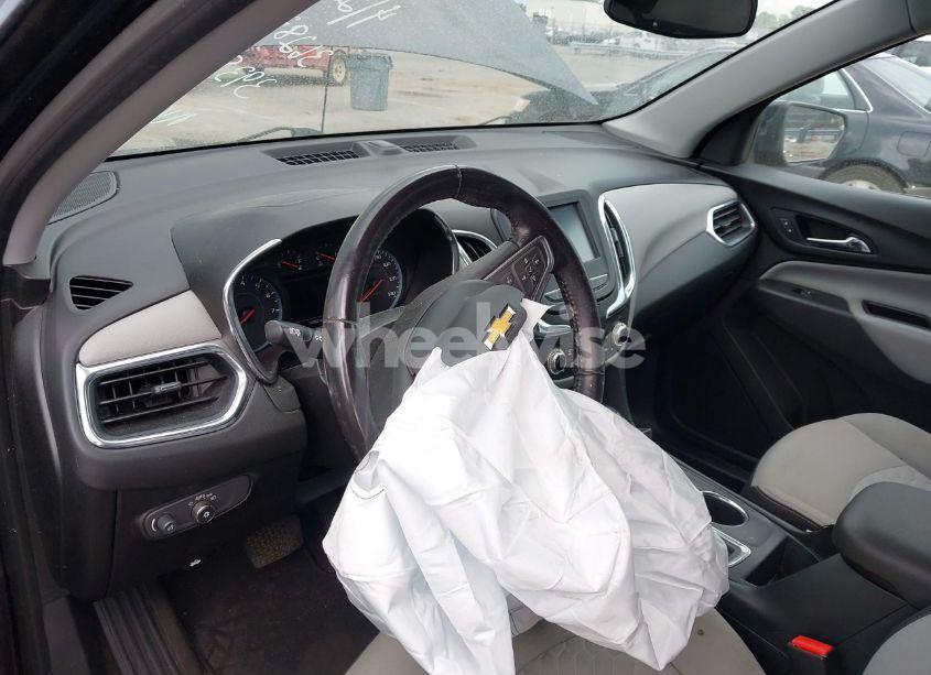 Photo 16 of 2018 Chevrolet Equinox LT (VIN 3GNAXSEV4JL362831)