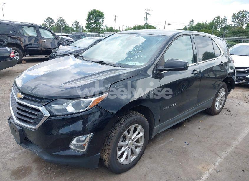 Photo 2 of 2018 Chevrolet Equinox LT (VIN 3GNAXSEV4JL362831)