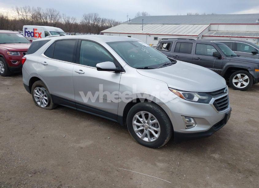 2018 Chevrolet Equinox LT (VIN 3GNAXSEV4JS579267) main photo