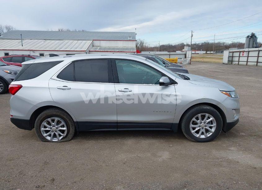 Photo 13 of 2018 Chevrolet Equinox LT (VIN 3GNAXSEV4JS579267)