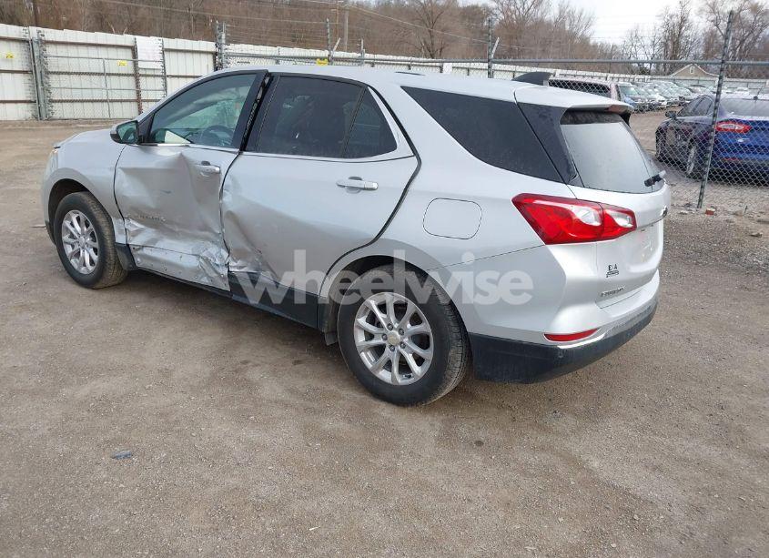 Photo 3 of 2018 Chevrolet Equinox LT (VIN 3GNAXSEV4JS579267)