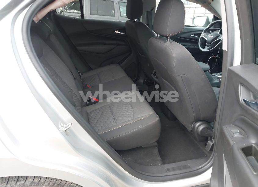 Photo 8 of 2018 Chevrolet Equinox LT (VIN 3GNAXSEV4JS579267)