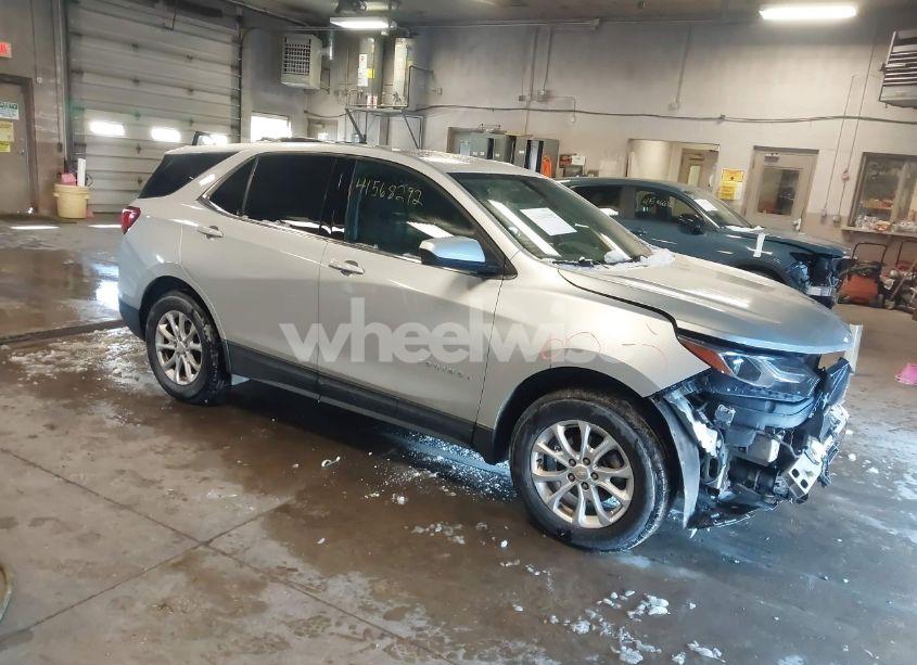 2018 Chevrolet Equinox LT (VIN 3GNAXSEV4JS589085) main photo