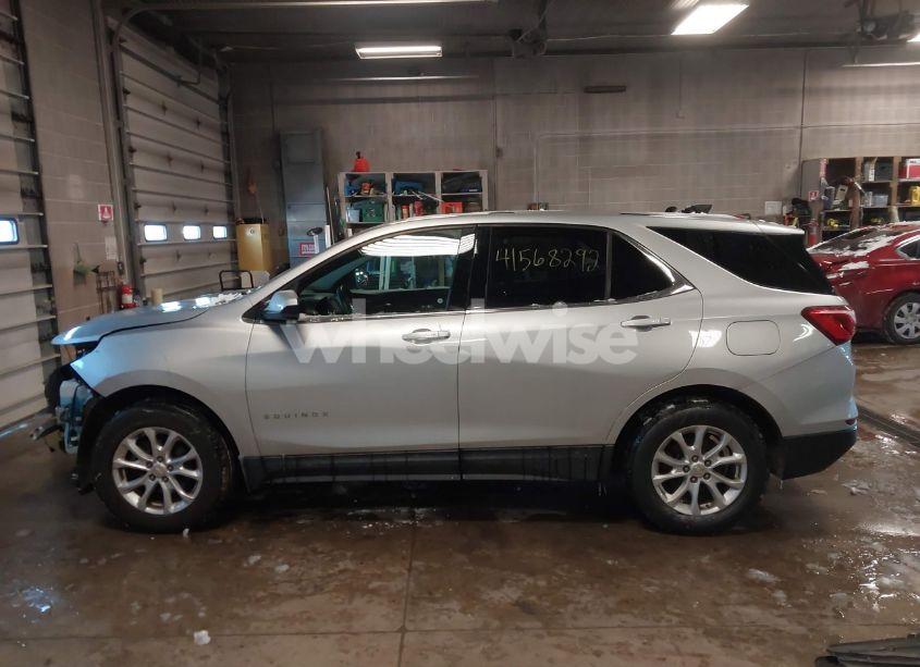 Photo 15 of 2018 Chevrolet Equinox LT (VIN 3GNAXSEV4JS589085)