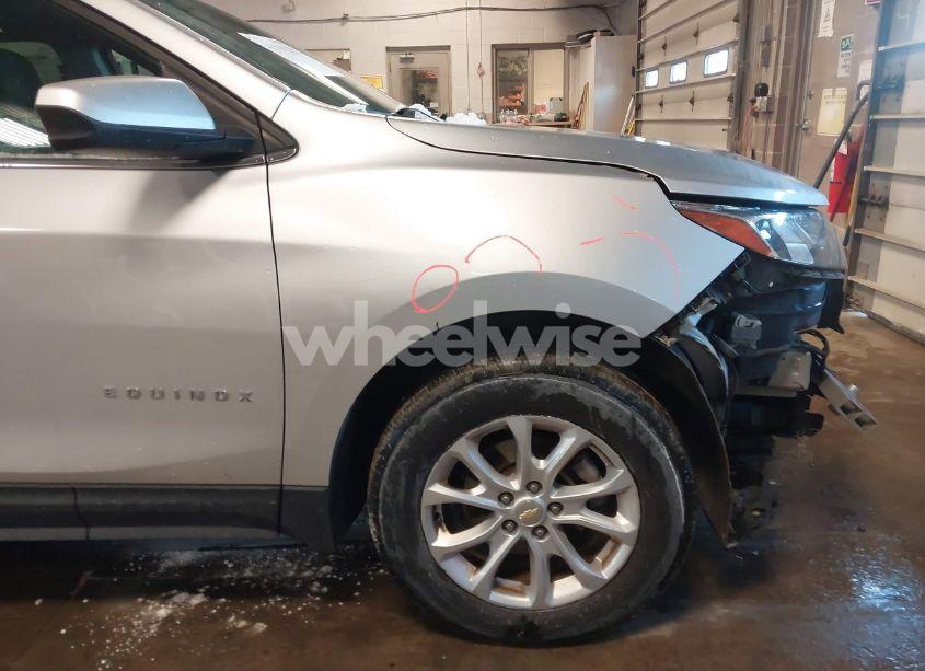 Photo 21 of 2018 Chevrolet Equinox LT (VIN 3GNAXSEV4JS589085)