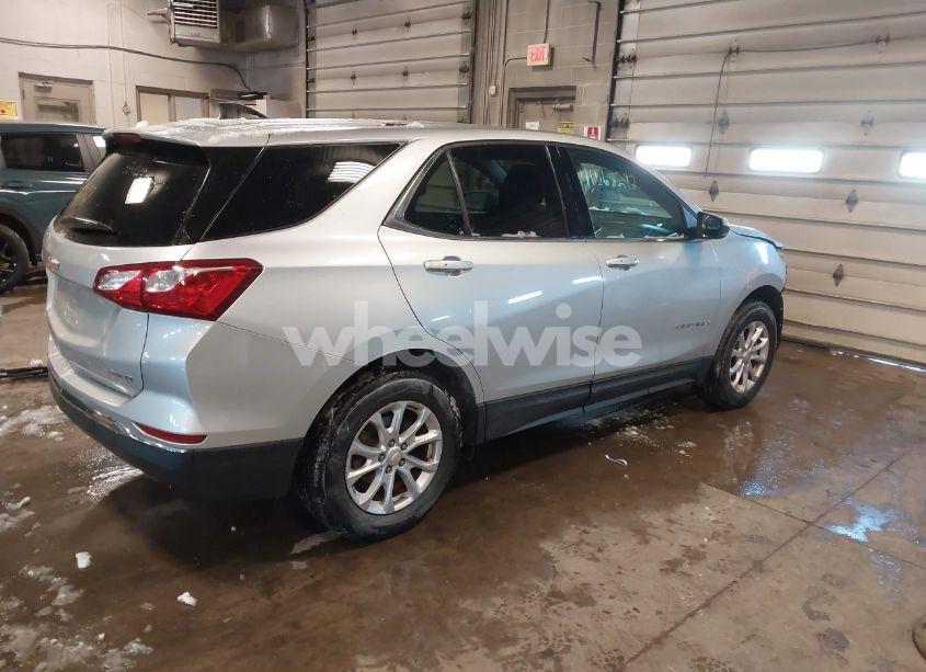 Photo 4 of 2018 Chevrolet Equinox LT (VIN 3GNAXSEV4JS589085)