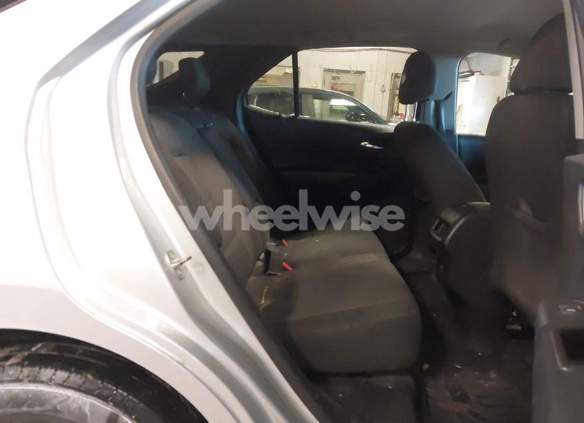 Photo 8 of 2018 Chevrolet Equinox LT (VIN 3GNAXSEV4JS589085)