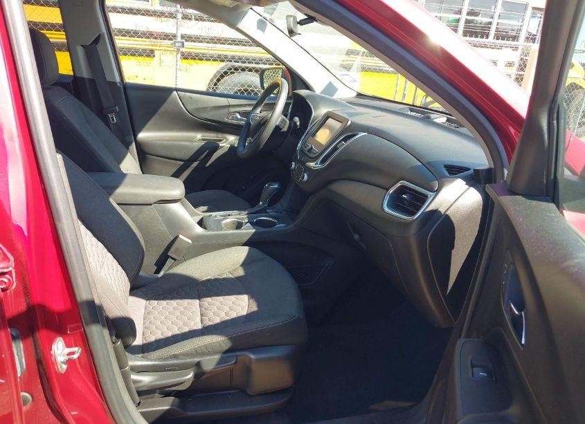 Photo 5 of 2018 Chevrolet Equinox LT (VIN 3GNAXSEV4JS634218)