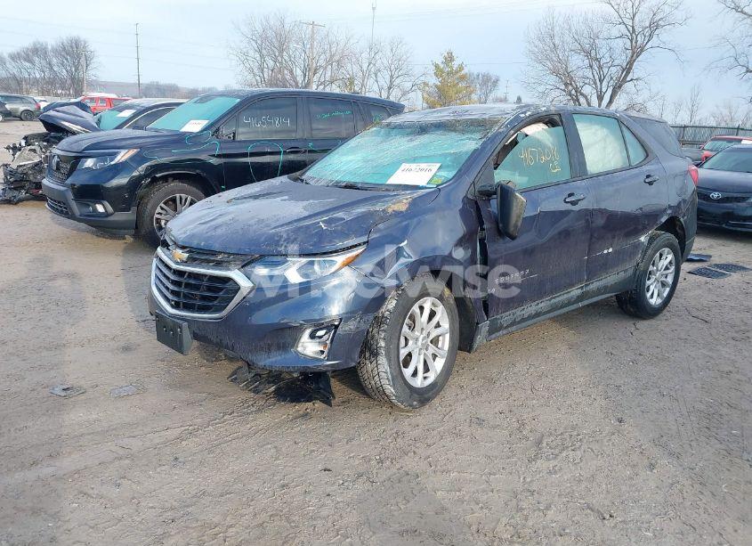 Photo 2 of 2019 Chevrolet Equinox LS (VIN 3GNAXSEV4KL317261)