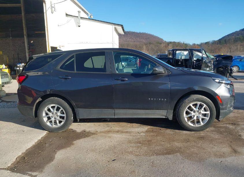 Photo 13 of 2022 Chevrolet Equinox AWD LS (VIN 3GNAXSEV4NS207580)