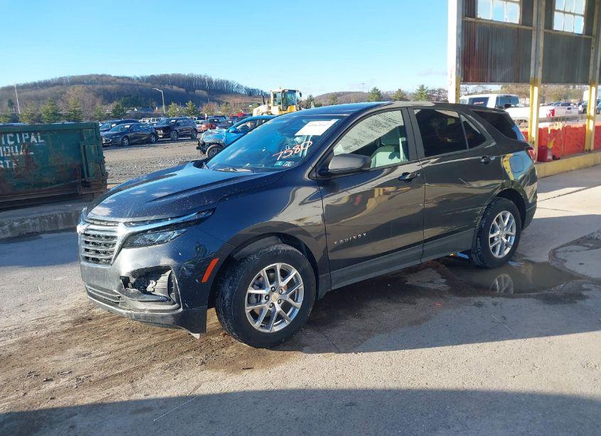 Photo 2 of 2022 Chevrolet Equinox AWD LS (VIN 3GNAXSEV4NS207580)