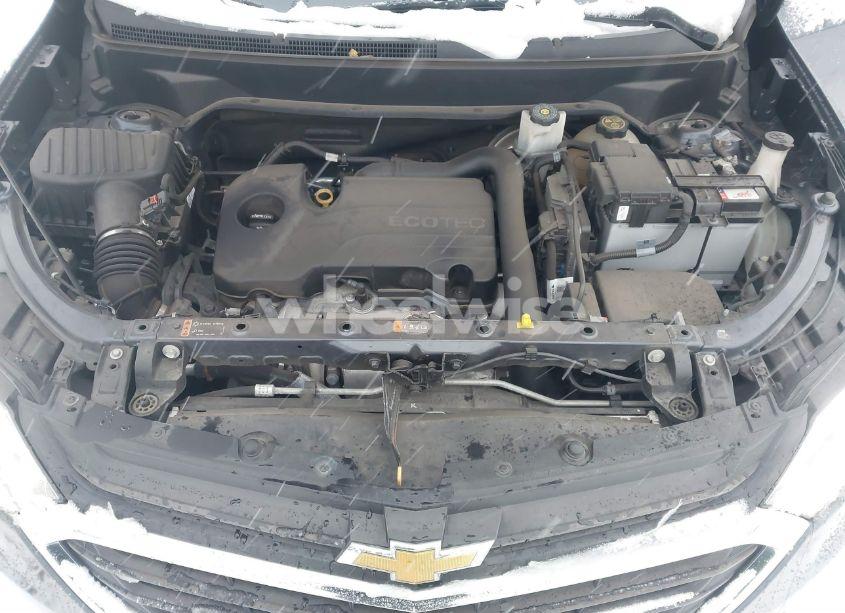 Photo 10 of 2018 Chevrolet Equinox LT (VIN 3GNAXSEV5JL116693)