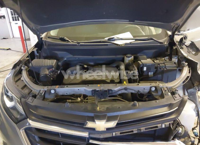 Photo 10 of 2018 Chevrolet Equinox LT (VIN 3GNAXSEV5JS579813)