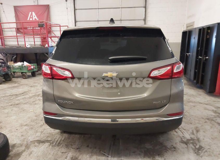 Photo 17 of 2018 Chevrolet Equinox LT (VIN 3GNAXSEV5JS579813)