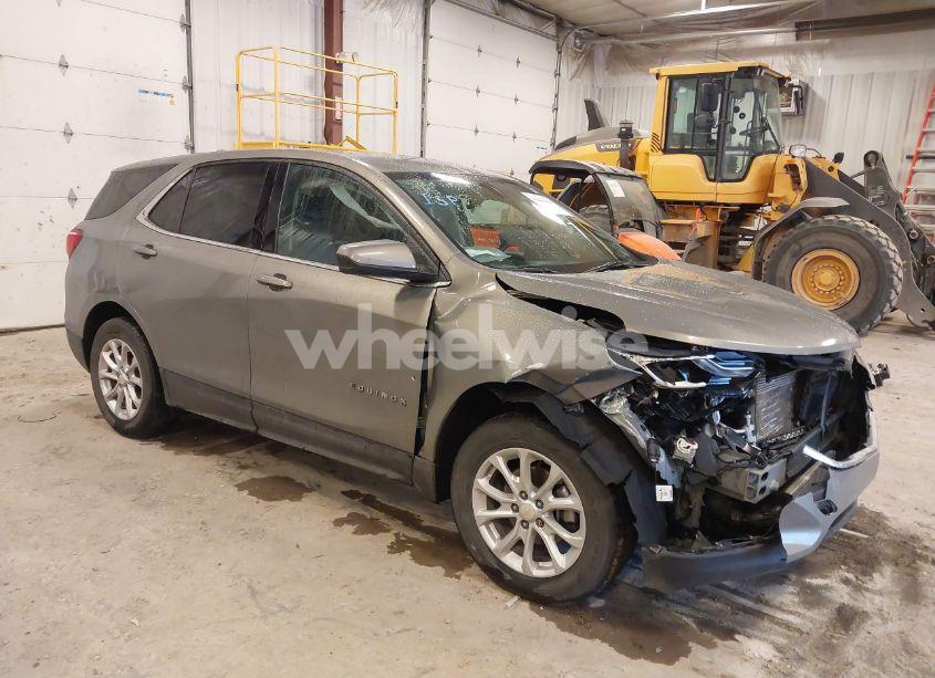 2018 Chevrolet Equinox LT (VIN 3GNAXSEV5JS631764) main photo