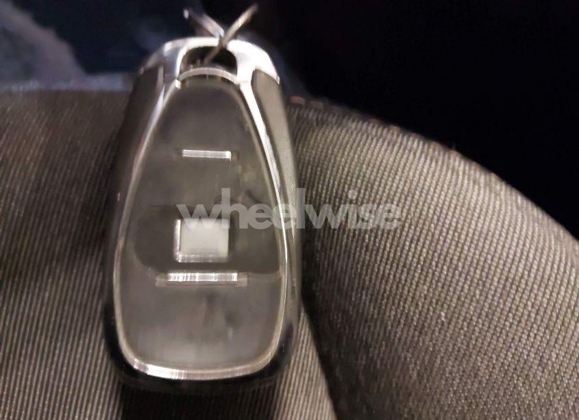 Photo 11 of 2018 Chevrolet Equinox LT (VIN 3GNAXSEV5JS631764)