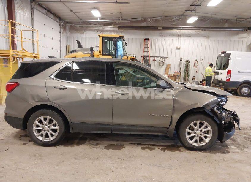 Photo 13 of 2018 Chevrolet Equinox LT (VIN 3GNAXSEV5JS631764)