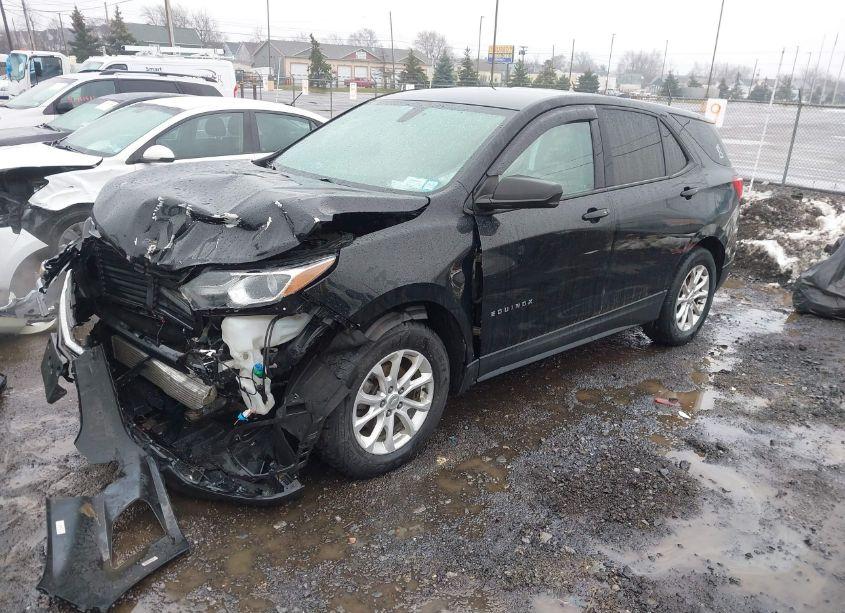 Photo 2 of 2019 Chevrolet Equinox LS (VIN 3GNAXSEV5KL239007)