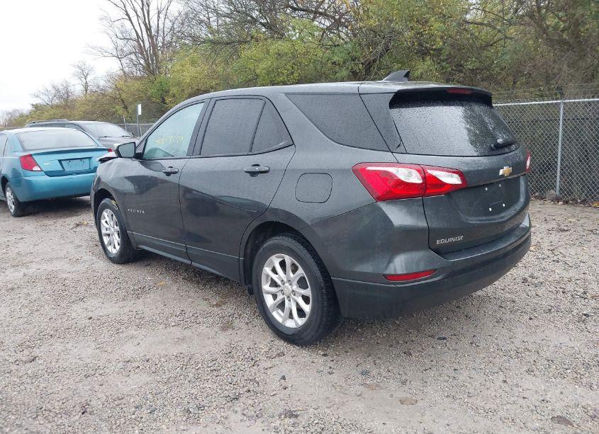 Photo 3 of 2019 Chevrolet Equinox LS (VIN 3GNAXSEV5KL339561)