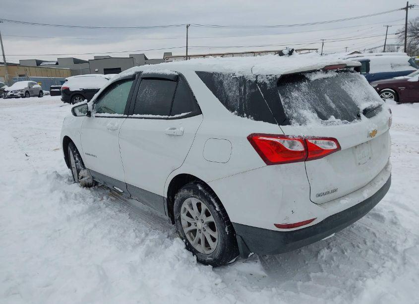 Photo 3 of 2019 Chevrolet Equinox LS (VIN 3GNAXSEV5KS545372)