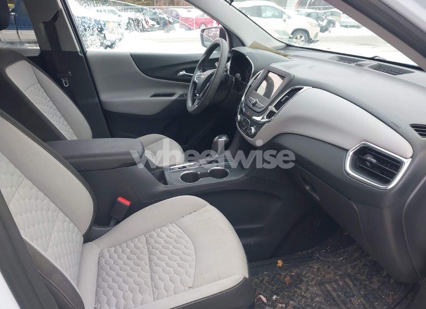 Photo 5 of 2019 Chevrolet Equinox LS (VIN 3GNAXSEV5KS653099)