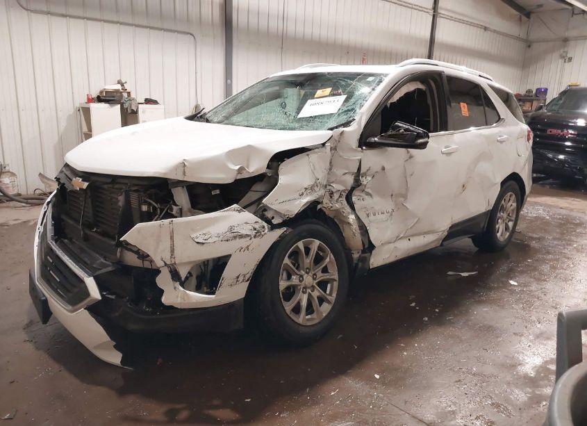 Photo 2 of 2018 Chevrolet Equinox LT (VIN 3GNAXSEV6JL110613)