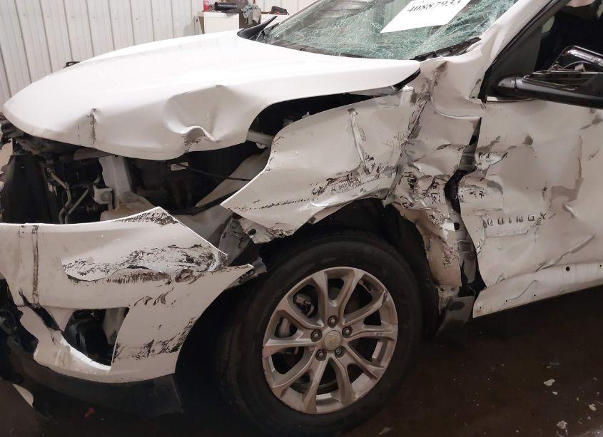 Photo 6 of 2018 Chevrolet Equinox LT (VIN 3GNAXSEV6JL110613)