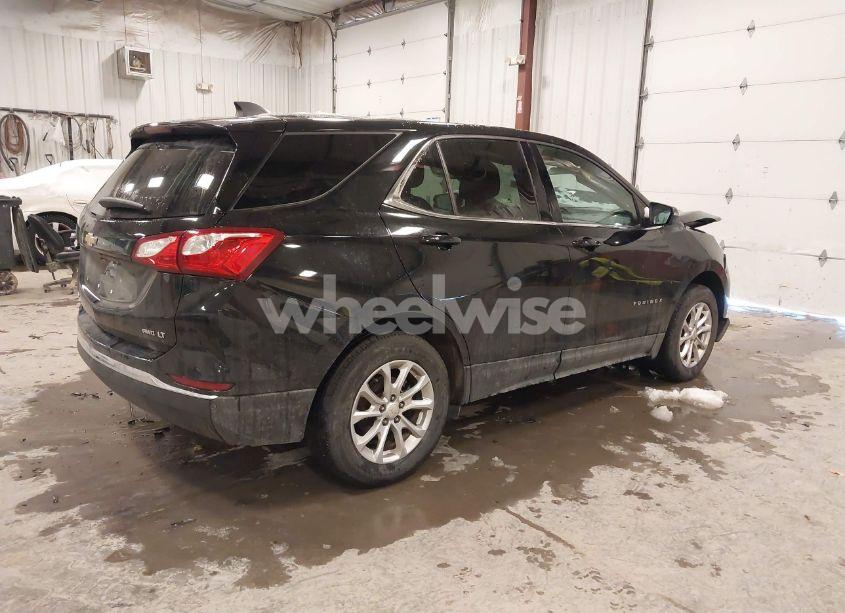 Photo 4 of 2018 Chevrolet Equinox LT (VIN 3GNAXSEV6JL128951)
