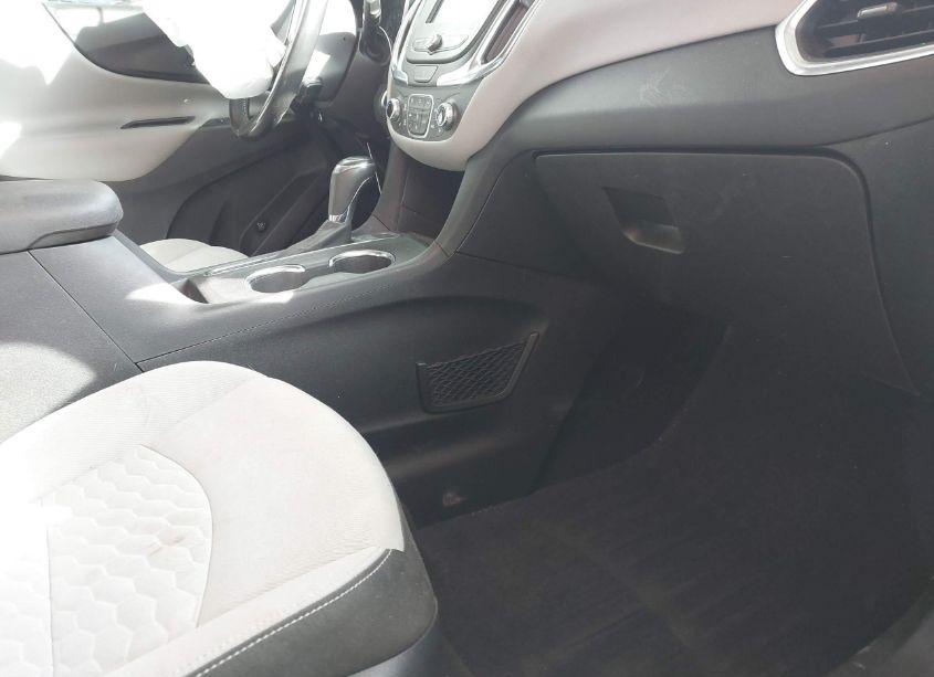 Photo 5 of 2018 Chevrolet Equinox LT (VIN 3GNAXSEV6JL408675)