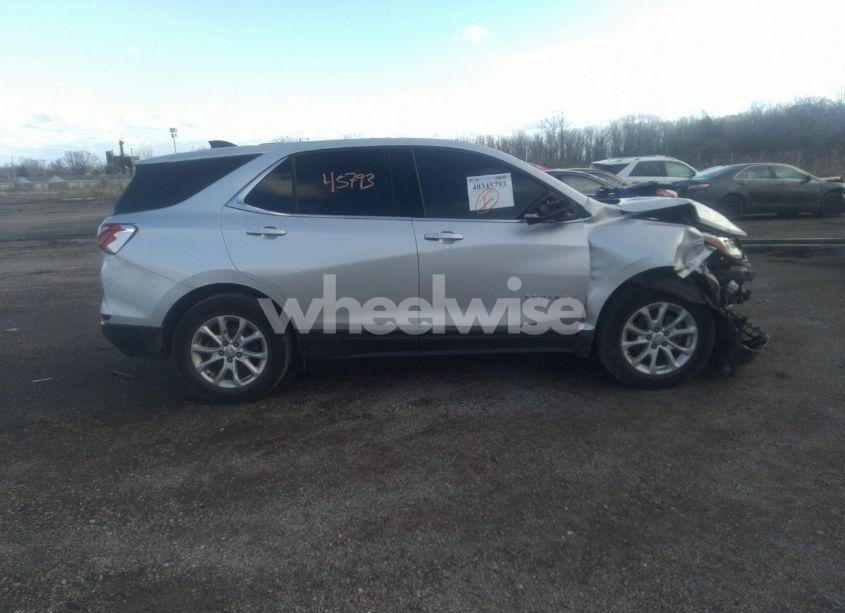 Photo 14 of 2018 Chevrolet Equinox LT (VIN 3GNAXSEV6JS511990)