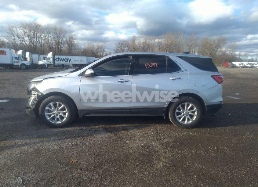 Photo 15 of 2018 Chevrolet Equinox LT (VIN 3GNAXSEV6JS511990)