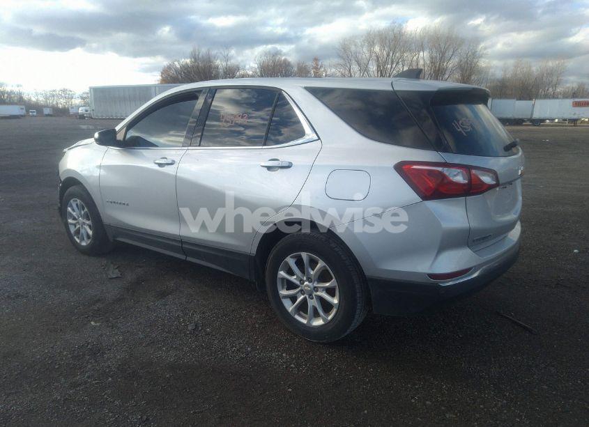 Photo 3 of 2018 Chevrolet Equinox LT (VIN 3GNAXSEV6JS511990)