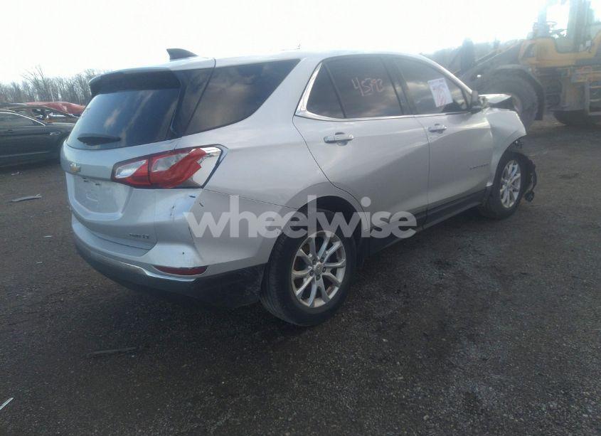 Photo 4 of 2018 Chevrolet Equinox LT (VIN 3GNAXSEV6JS511990)