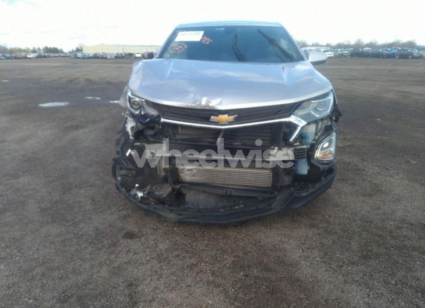 Photo 6 of 2018 Chevrolet Equinox LT (VIN 3GNAXSEV6JS511990)
