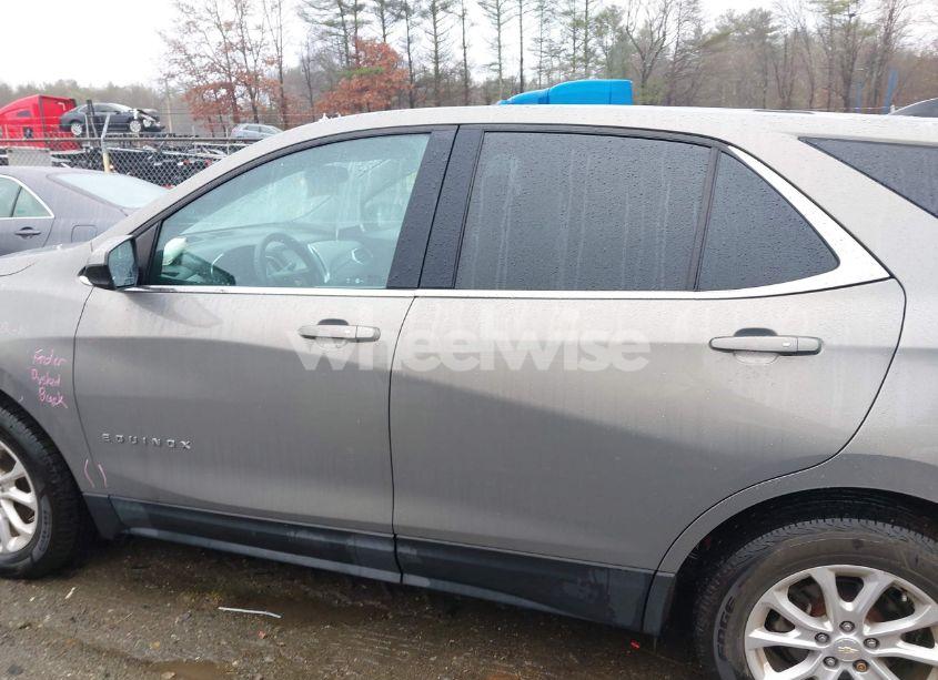 Photo 14 of 2018 Chevrolet Equinox LT (VIN 3GNAXSEV6JS576984)