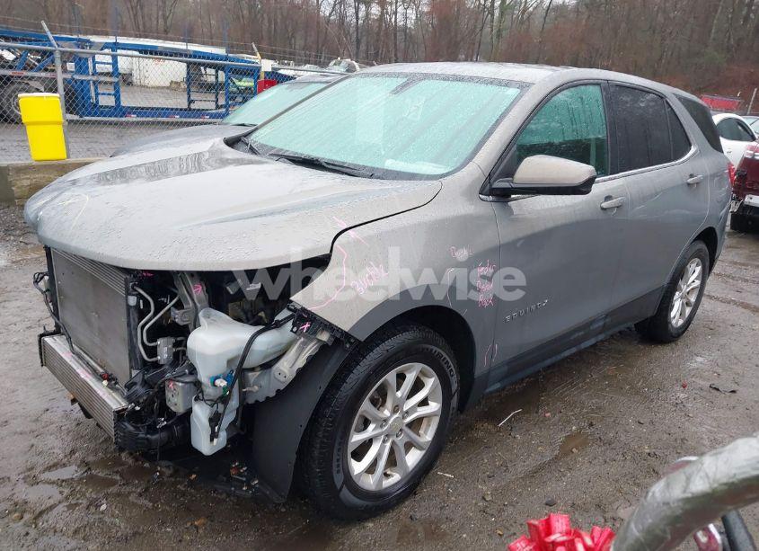 Photo 2 of 2018 Chevrolet Equinox LT (VIN 3GNAXSEV6JS576984)