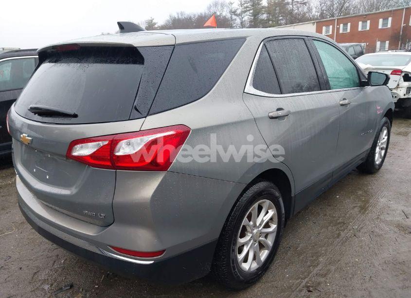 Photo 4 of 2018 Chevrolet Equinox LT (VIN 3GNAXSEV6JS576984)