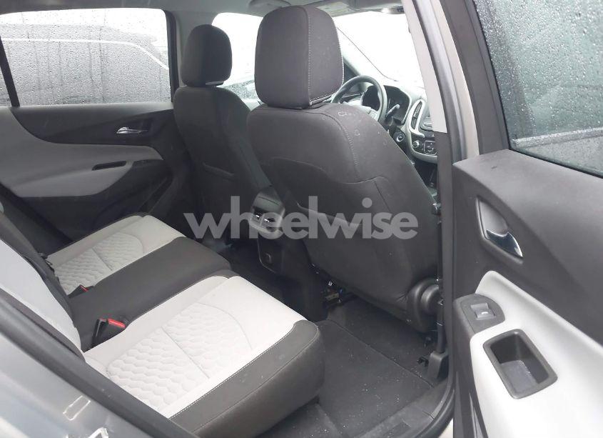 Photo 8 of 2018 Chevrolet Equinox LT (VIN 3GNAXSEV6JS576984)