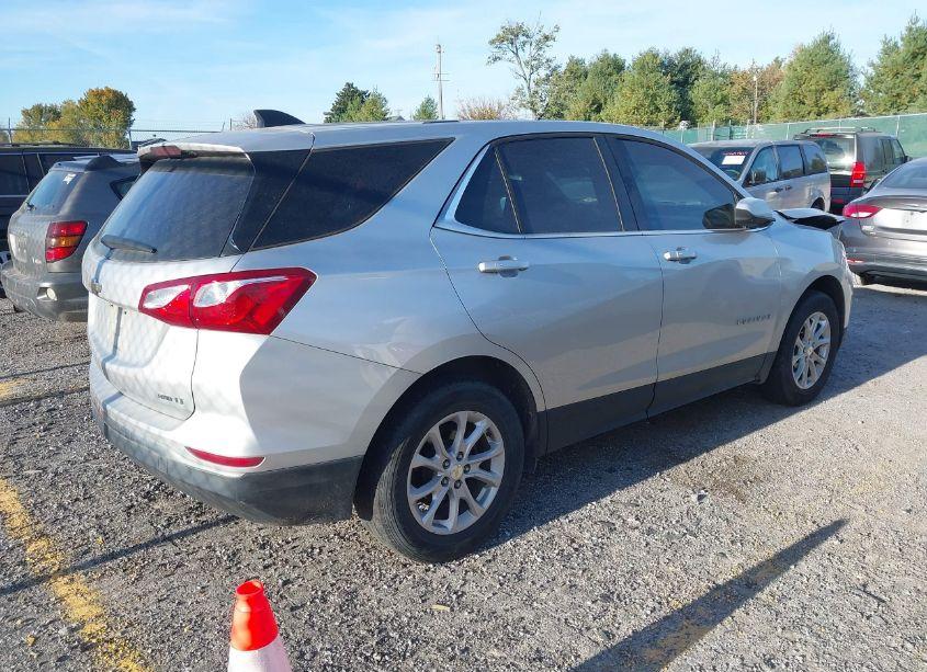 Photo 4 of 2018 Chevrolet Equinox LT (VIN 3GNAXSEV6JS581246)