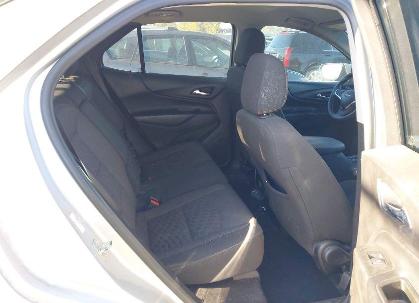 Photo 8 of 2018 Chevrolet Equinox LT (VIN 3GNAXSEV6JS581246)