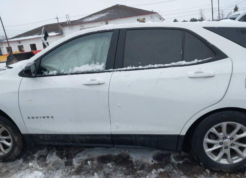 Photo 14 of 2019 Chevrolet Equinox LS (VIN 3GNAXSEV6KS555635)