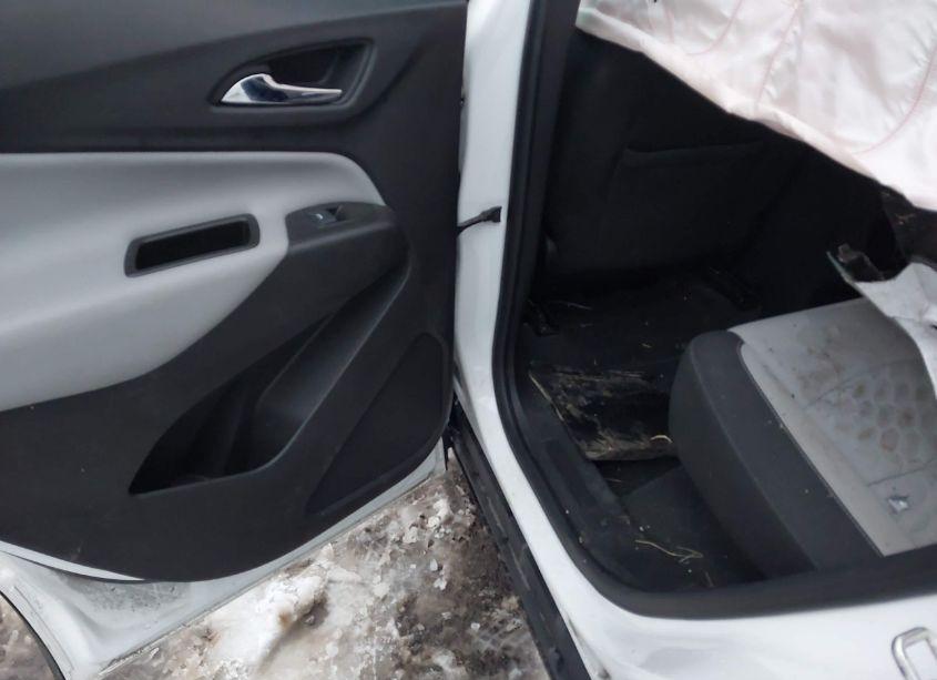 Photo 8 of 2019 Chevrolet Equinox LS (VIN 3GNAXSEV6KS555635)