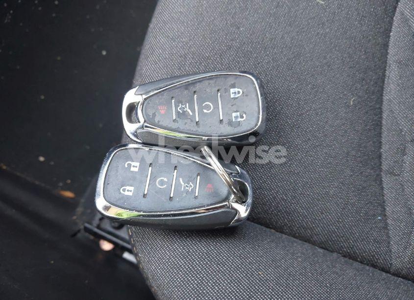 Photo 11 of 2018 Chevrolet Equinox LT (VIN 3GNAXSEV7JL122107)